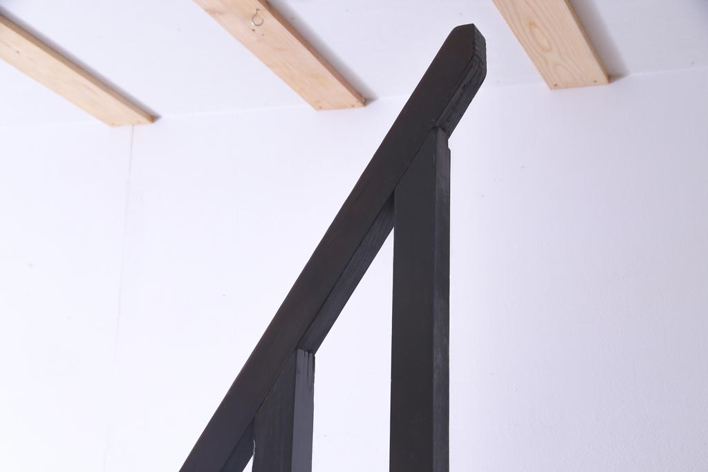 アンティーク家具　古民具　松材製　手すり付きが珍しい和モダンにぴったりな階段箪笥