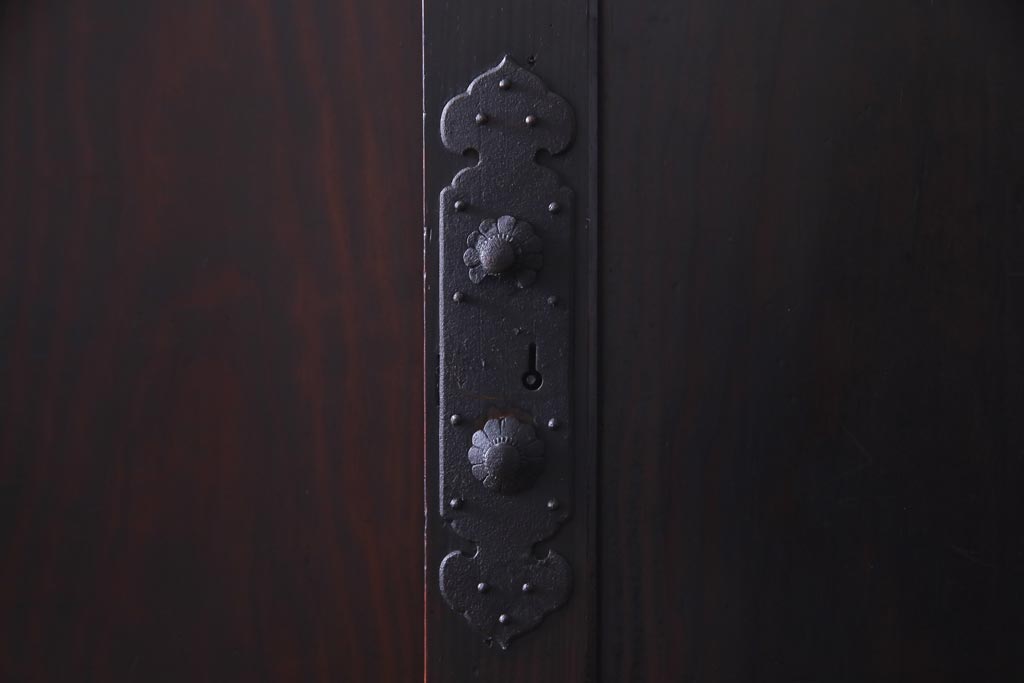 アンティーク家具　古民具　松材製　手すり付きが珍しい和モダンにぴったりな階段箪笥