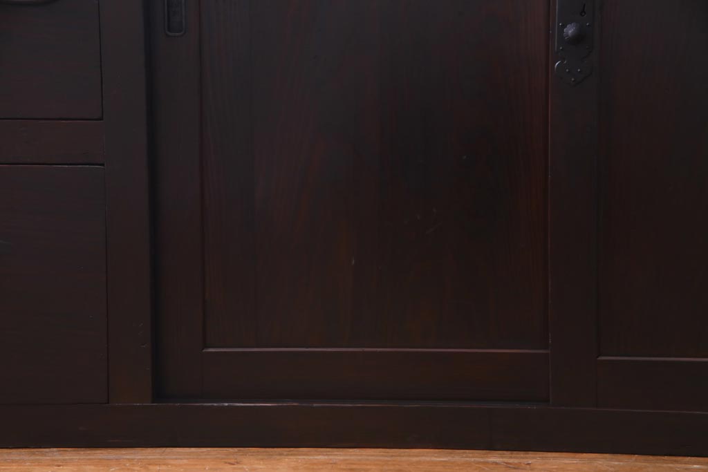 アンティーク家具　古民具　松材製　手すり付きが珍しい和モダンにぴったりな階段箪笥