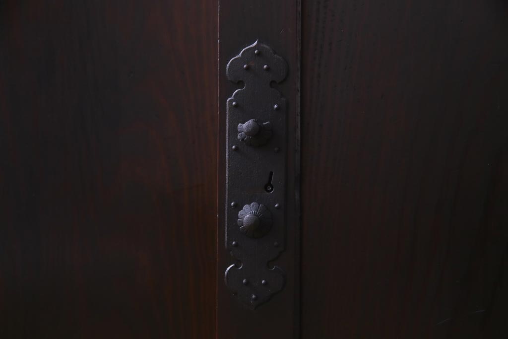 アンティーク家具　古民具　松材製　手すり付きが珍しい和モダンにぴったりな階段箪笥