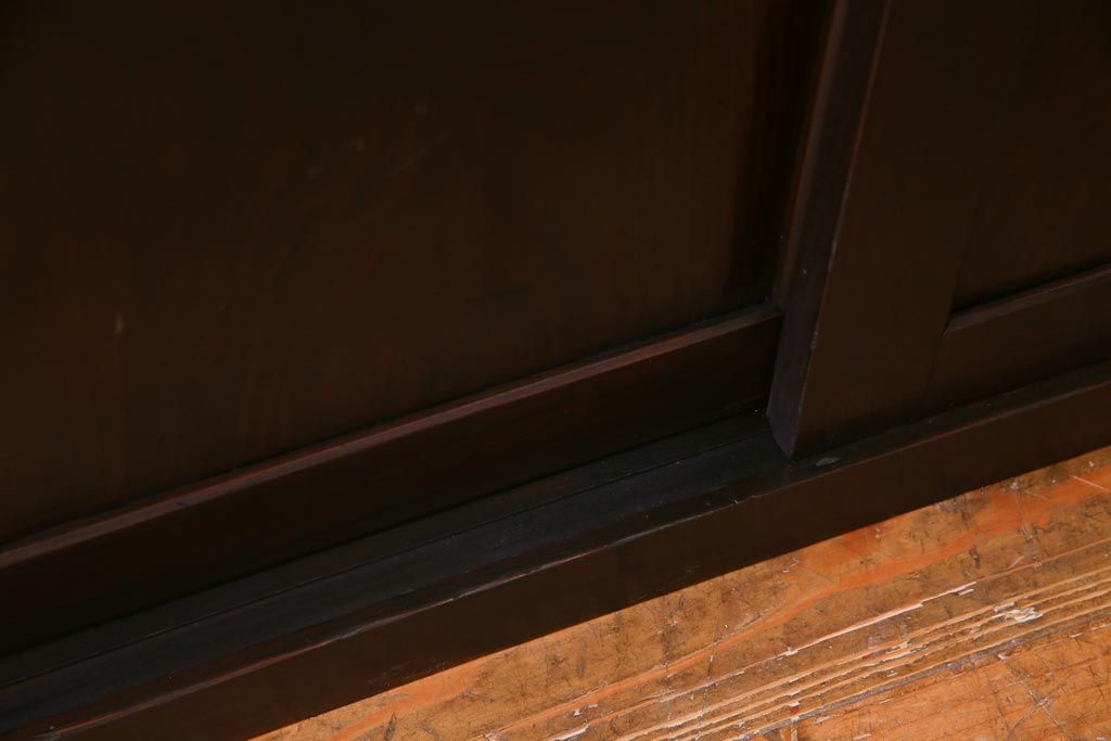 アンティーク家具　古民具　松材製　手すり付きが珍しい和モダンにぴったりな階段箪笥