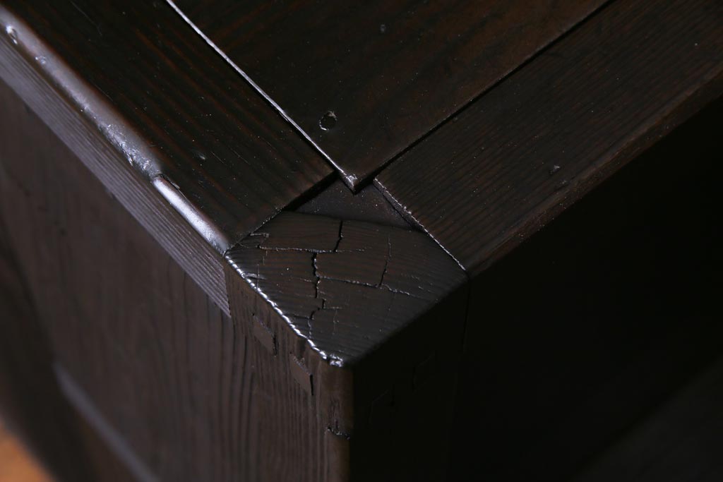 アンティーク家具　古民具　松材製　手すり付きが珍しい和モダンにぴったりな階段箪笥