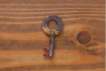 アンティーク家具　古民具　松材製　手すり付きが珍しい和モダンにぴったりな階段箪笥