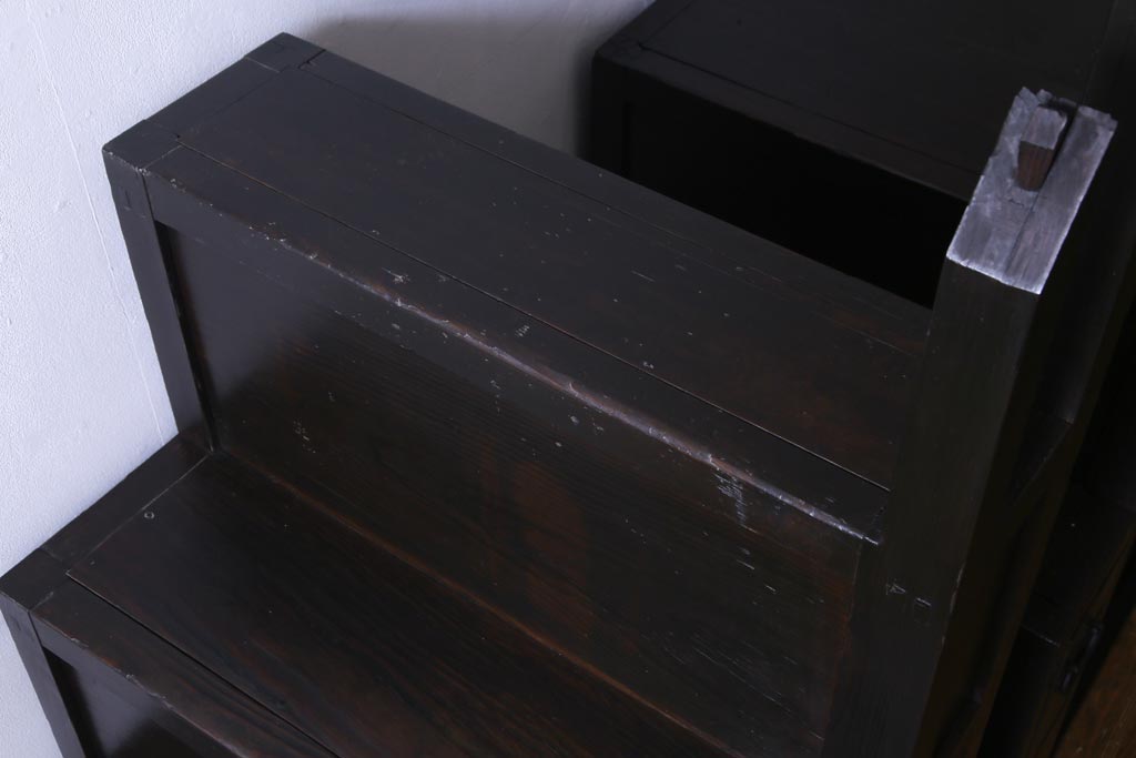 アンティーク家具　古民具　松材製　手すり付きが珍しい和モダンにぴったりな階段箪笥