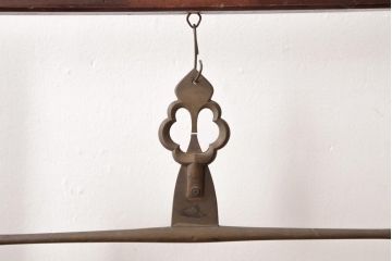 アンティーク雑貨　古民具・骨董　江戸期　両替商天秤ばかり・後藤分銅12個付(計り、針口天秤、両替天秤)(1)