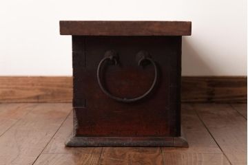 アンティーク雑貨　古民具・骨董　江戸期　両替商天秤ばかり・後藤分銅12個付(計り、針口天秤、両替天秤)(1)