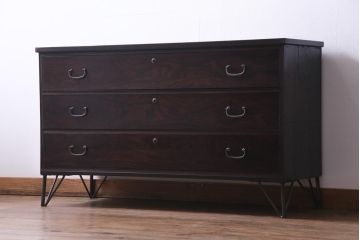 アンティーク家具　リメイク品　鉄脚付き　黒檀の艶が気品のあるシックモダンなチェスト(リビングボード、引き出し)