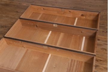 アンティーク家具　リメイク品　鉄脚付き　黒檀の艶が気品のあるシックモダンなチェスト(リビングボード、引き出し)