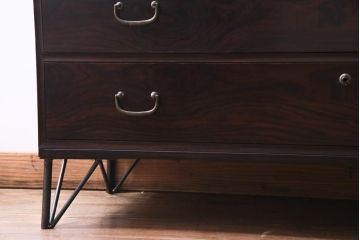 アンティーク家具　リメイク品　鉄脚付き　黒檀の艶が気品のあるシックモダンなチェスト(リビングボード、引き出し)