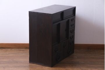 アンティーク家具　古民具　小振り　大きな引手が目を引く古い趣が魅力の松本箪笥(帳場箪笥・整理箪笥)