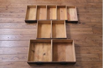 アンティーク家具　古民具　小振り　大きな引手が目を引く古い趣が魅力の松本箪笥(帳場箪笥・整理箪笥)