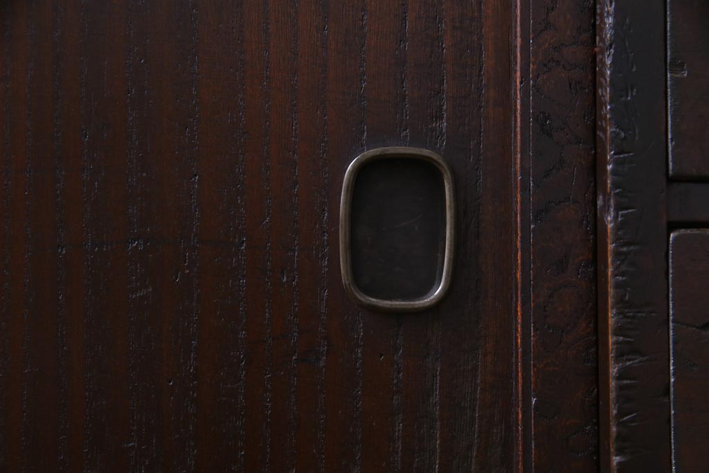 アンティーク家具　古民具　小振り　大きな引手が目を引く古い趣が魅力の松本箪笥(帳場箪笥・整理箪笥)