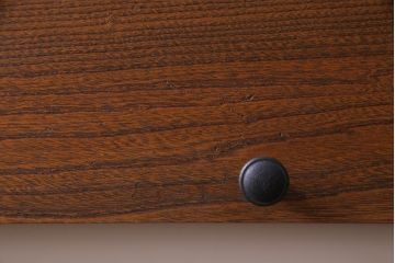 ラフジュ工房オリジナル　白のペイントが明るい印象を与えるパタパタ扉の収納棚(5段タイプ)(戸棚、下駄箱)です。