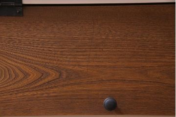 ラフジュ工房オリジナル　白のペイントが明るい印象を与えるパタパタ扉の収納棚(5段タイプ)(戸棚、下駄箱)です。
