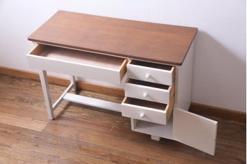 ペイント家具　ナラ材　優しげで温かみ感じる薄型タイプの片袖机(デスク、在宅ワーク、在宅用作業台)