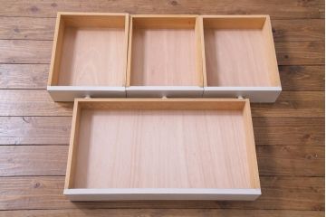 ペイント家具　ナラ材　優しげで温かみ感じる薄型タイプの片袖机(デスク、在宅ワーク、在宅用作業台)