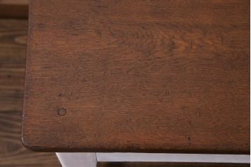 ペイント家具　ナラ材　優しげで温かみ感じる薄型タイプの片袖机(デスク、在宅ワーク、在宅用作業台)