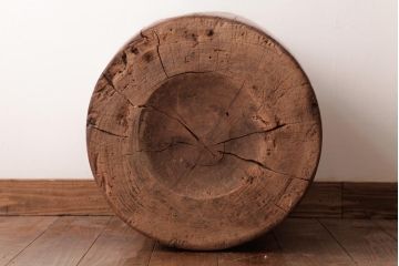 アンティーク雑貨　ジャンク品　ケヤキ材　和の雰囲気を漂わせる餅つき臼(ディスプレイ、DIY)