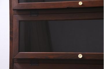 ラフジュ工房オリジナル　ガラス扉　シックな佇まいが魅力的な脚付パタパタ収納棚・4段(ブックケース、キャビネット)