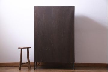 ラフジュ工房オリジナル　ガラス扉　鉄脚付　ダイヤガラスがレトロなパタパタ収納棚・4段(ブックケース、キャビネット)