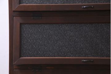 ラフジュ工房オリジナル　ガラス扉　鉄脚付　ダイヤガラスがレトロなパタパタ収納棚・4段(ブックケース、キャビネット)