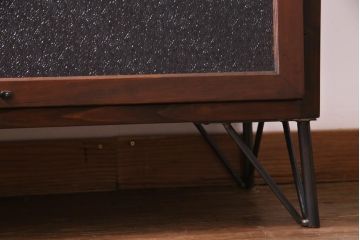 ラフジュ工房オリジナル　ガラス扉　鉄脚付　ダイヤガラスがレトロなパタパタ収納棚・4段(ブックケース、キャビネット)