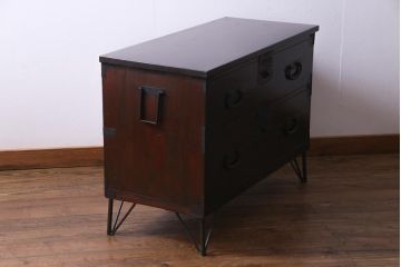 アンティーク家具　和製アンティーク　鉄脚付リメイク　古い趣きが魅力的な箪笥ローボード(リビングボード、和タンス)