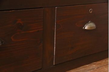 アンティーク家具　和製アンティーク　杉・ヒノキ材　ダイヤガラスがおしゃれな和モダンの戸棚(収納棚、サイドボード)