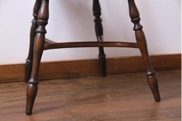 ヴィンテージ家具　イギリスビンテージ　ニレ・ビーチ材　貫のデザインが個性を光らせるホイールバックチェア(ダイニングチェア)