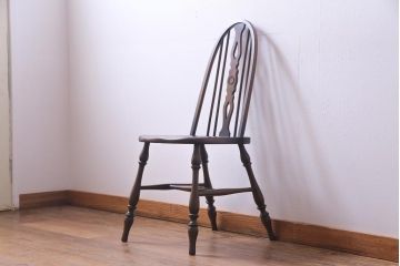 ヴィンテージ家具　イギリスビンテージ　ニレ・ブナ材　田園暮らしを彷彿させる素朴で味のあるダイニングチェア(ワークチェア)