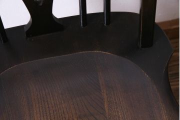 ヴィンテージ家具　イギリスビンテージ　ニレ・ブナ材　田園暮らしを彷彿させる素朴で味のあるダイニングチェア(ワークチェア)