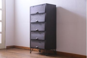 ラフジュ工房オリジナル　鉄脚付き　インダストリアルな空間に馴染むパタパタ扉の収納棚(5段タイプ)(戸棚、下駄箱)