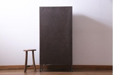 ラフジュ工房オリジナル　鉄脚付き　インダストリアルな空間に馴染むパタパタ扉の収納棚(5段タイプ)(戸棚、下駄箱)
