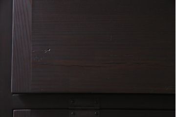 ラフジュ工房オリジナル　脚付き　白いつまみが可愛らしいパタパタ扉の収納棚(5段タイプ)(戸棚、下駄箱)