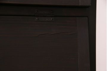ラフジュ工房オリジナル　脚付き　白いつまみが可愛らしいパタパタ扉の収納棚(5段タイプ)(戸棚、下駄箱)