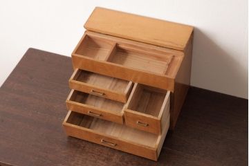 アンティーク雑貨　昭和レトロ　明るい木色が柔らかな雰囲気醸し出す裁縫箱(小引き出し、ソーイングボックス)