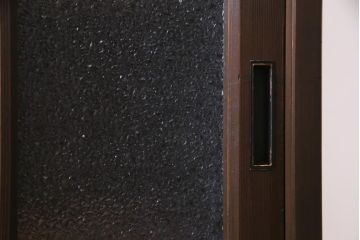 ラフジュ工房オリジナル　昭和初期の建具を活用した和モダンなリビングボード(戸棚、収納棚)