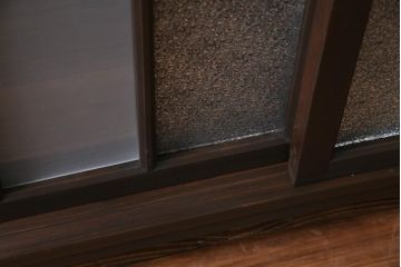 ラフジュ工房オリジナル　昭和初期の建具を活用した和モダンなリビングボード(戸棚、収納棚)