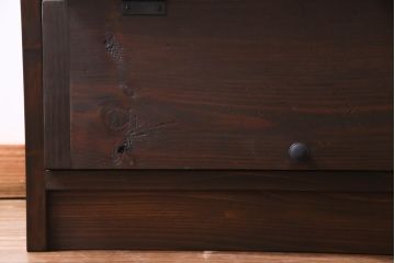ラフジュ工房オリジナル　前面松材　古材の風合いが味わい深いパタパタ扉の収納棚(5段タイプ)(戸棚、下駄箱)