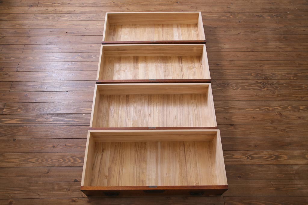 ビンテージ家具　ビンテージ　岩谷堂箪笥　天板リメイク　ダイナミックな杢目が目を引く衣装箪笥(チェスト)