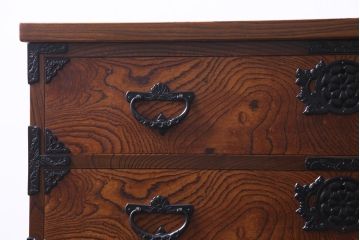 ビンテージ家具　ビンテージ　岩谷堂箪笥　天板リメイク　ダイナミックな杢目が目を引く衣装箪笥(チェスト)