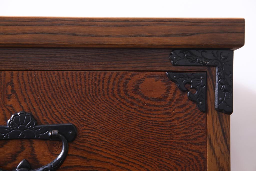 ビンテージ家具　ビンテージ　岩谷堂箪笥　天板リメイク　ダイナミックな杢目が目を引く衣装箪笥(チェスト)