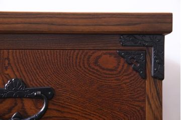 ビンテージ家具　ビンテージ　岩谷堂箪笥　天板リメイク　ダイナミックな杢目が目を引く衣装箪笥(チェスト)