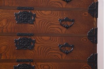 ビンテージ家具　ビンテージ　岩谷堂箪笥　天板リメイク　ダイナミックな杢目が目を引く衣装箪笥(チェスト)