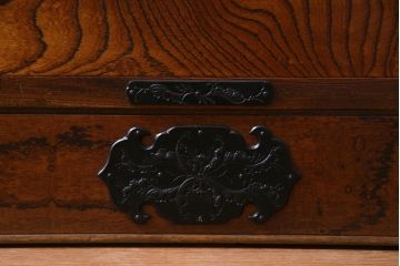 ビンテージ家具　ビンテージ　岩谷堂箪笥　天板リメイク　ダイナミックな杢目が目を引く衣装箪笥(チェスト)