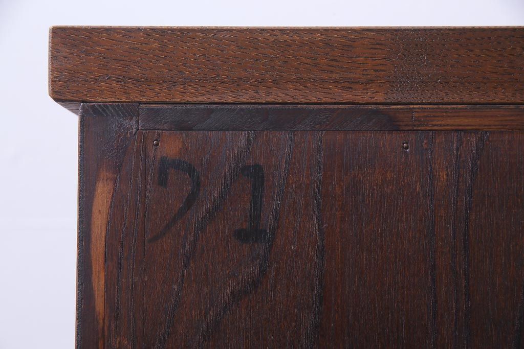 ビンテージ家具　ビンテージ　岩谷堂箪笥　天板リメイク　ダイナミックな杢目が目を引く衣装箪笥(チェスト)