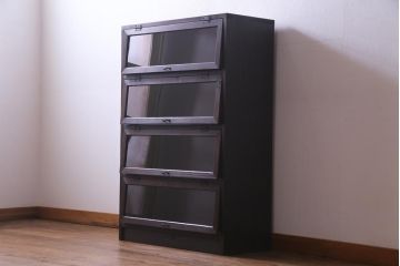 ラフジュ工房オリジナル　リメイク家具　見せる収納を楽しめるガラス入りパタパタ扉の収納棚(4段タイプ)(戸棚、下駄箱)