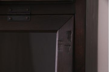 ラフジュ工房オリジナル　リメイク家具　見せる収納を楽しめるガラス入りパタパタ扉の収納棚(4段タイプ)(戸棚、下駄箱)
