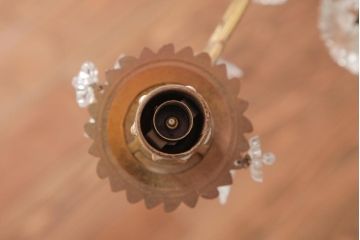 フランスアンティーク　ケージデザイン　ガラスドロップがエレガントな3灯シャンデリア(天井照明)