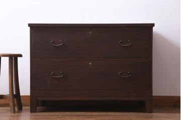 アンティーク家具　昭和初期　桐材　天板ヒノキ材　シンプルながら品のある脚付き箪笥ローボード(ローチェスト、衣装箪笥、テレビボード、桐箪笥、桐たんす)